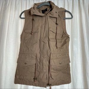 Love Tree hooded vest size small khaki/brown